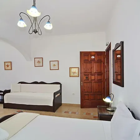 Nikos Sea View Adamantas